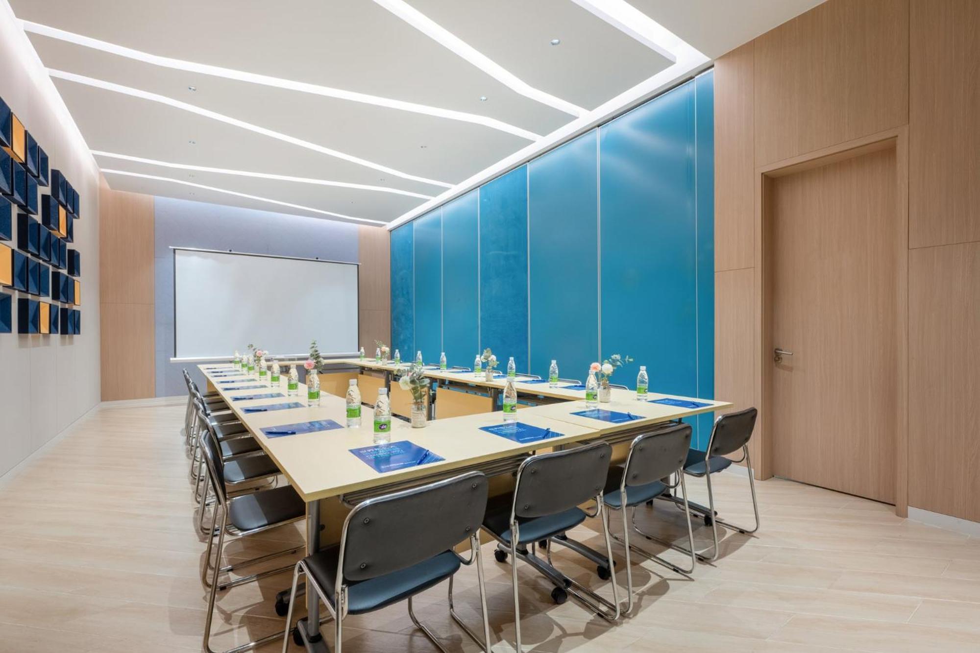 Holiday Inn Express Jiangmen Jianghai By Ihg المظهر الخارجي الصورة